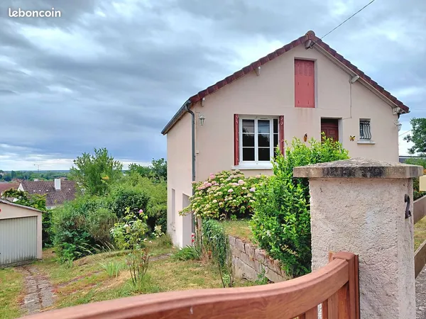 Maison individuelle avec vue dégagée, proche centre ville Imphy , surface 77 m2, terrain 656m2, 3 ch