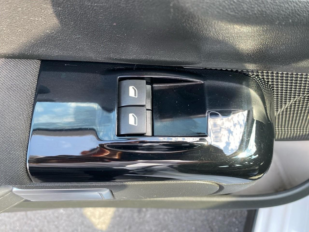 Citroën C3 1.2 puretech 83ch s&s shine — photo 13