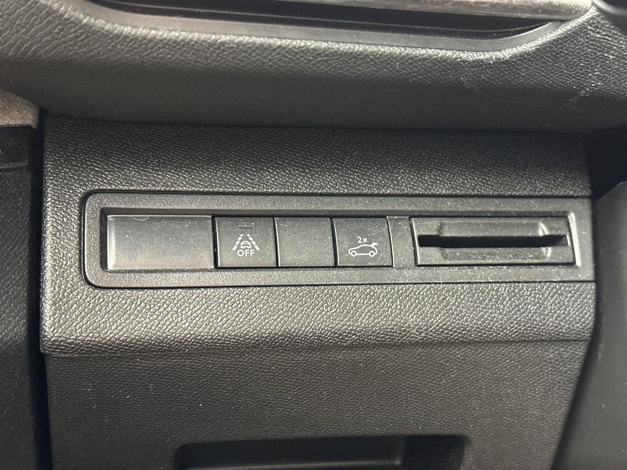 Peugeot 3008 puretech 130ch s&s bvm6 gt — photo 17