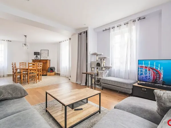 Maison 7 pièces 257 m²
