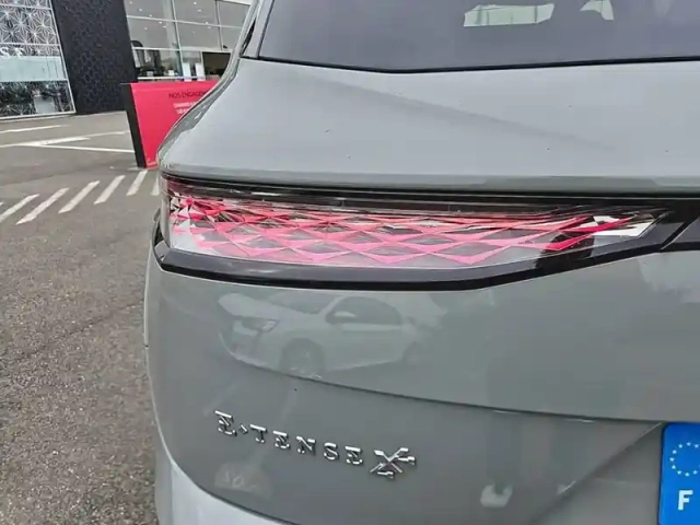 Ds Ds 7 hybride rechargeable e-tense 300 eat8 4x4 — photo 17