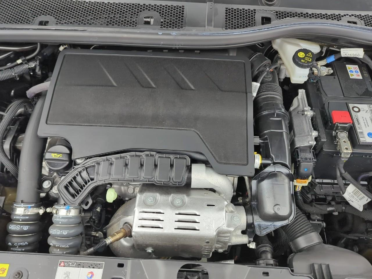 Peugeot 2008 puretech 130 s&s eat8 style — photo 16