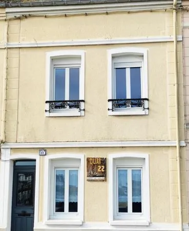 Maison rénovée vue port avec terrasse