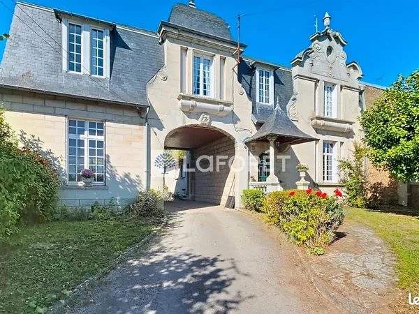 Propriété 6 pièces 235 m²
