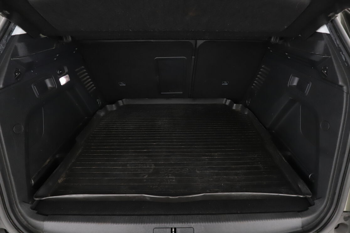 Peugeot 3008 1.6 THP Allure EAT6 — photo 16