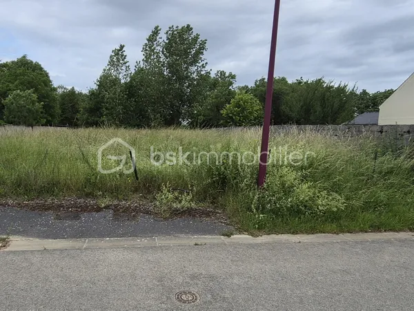 Terrain 740 m²
