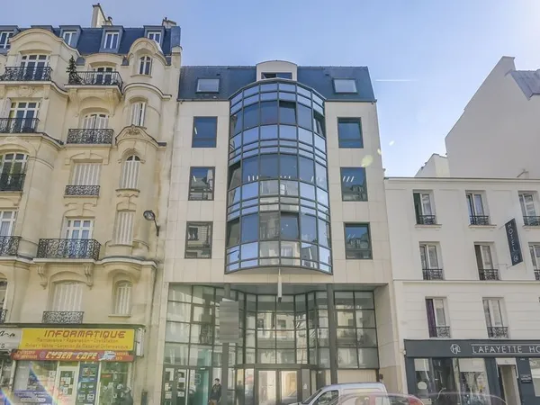 Local professionnel 130 m²