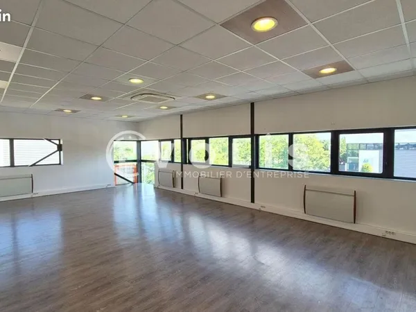Bureau 56 m²