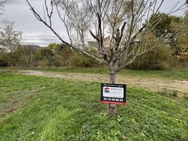 Terrain 431 m² Lezigne