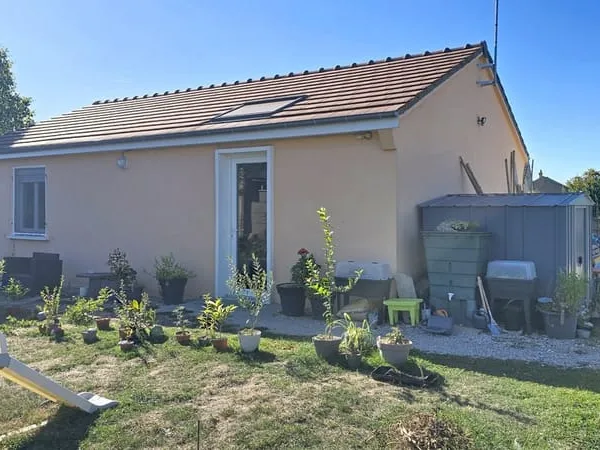 Maison rénovée 4 pièces sur 2300 m² de terrain OSLON (71)