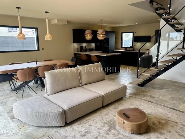 Vends maison - 120.6 m² - 6 pièces, 4 chambres - Biéville-Beuville 14112