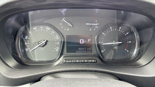 Toyota ProAce 2.0 D-4D 180 BVA8 - Business Cabine Approfondie Medium – 2022 – 66544 km – Diesel – Boîte Automatique — photo 25