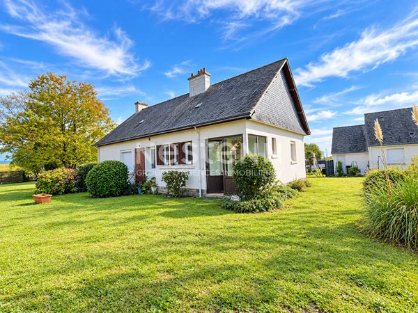 Grand Champ Maison 3 chambres environ 89 m² plain pied a rénover terrain arboré de 589 m²