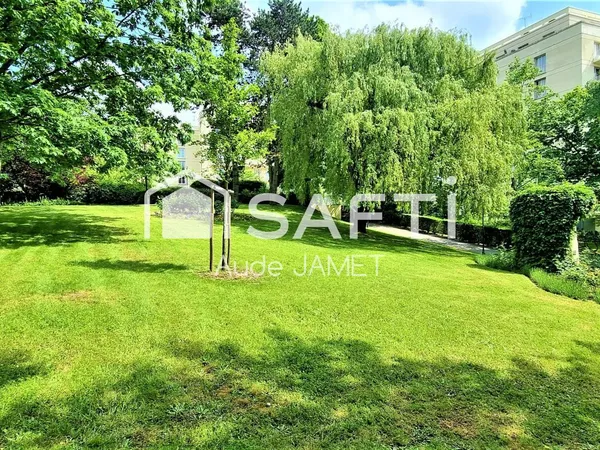 Très beau studio MEUBLÉ ET CLÉ EN MAIN de 28m2 à Versailles Montreuil