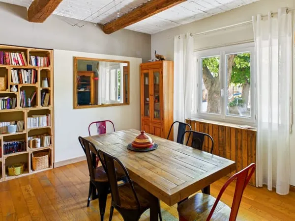 MAISON ANCIENNE AVEC GRAND JARDIN - PROCHE GINESTAS