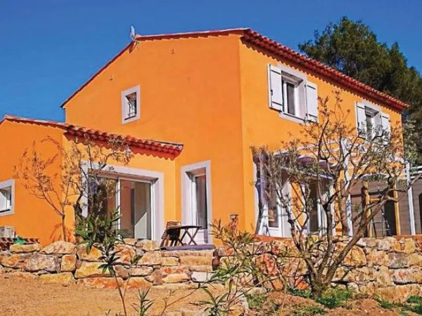 Charmante maison T4 - 3 chambres - 4 pièces - parkings - cabanon de stockage 10M2 - proche centre, é
