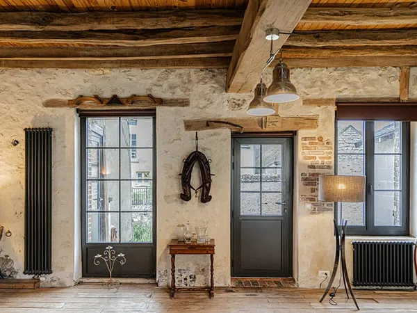Anciennes étables au fil du Loing