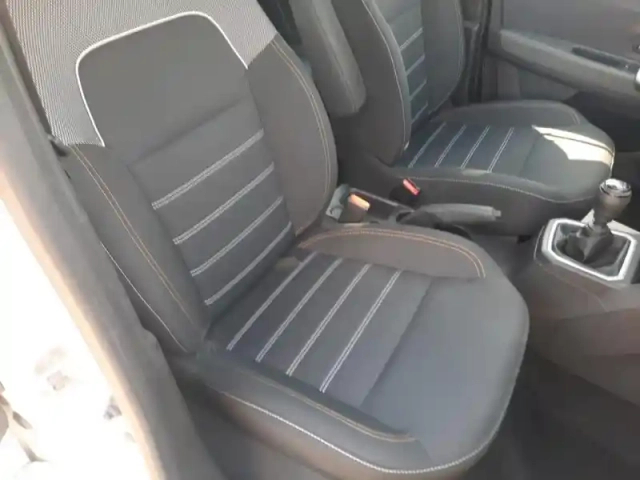 Dacia Sandero 1.0 tce 90ch stepway expression -24 — photo 29
