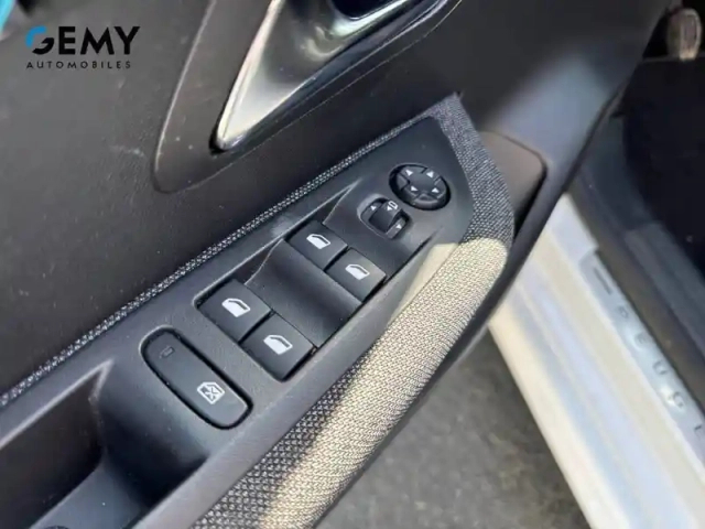 Peugeot 208 puretech 75 s&amp;s bvm5 — photo 14
