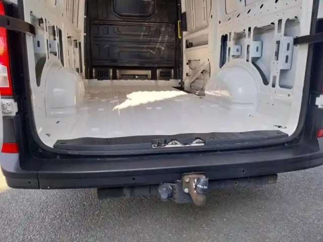 Volkswagen Crafter fg 30 l3h3 2.0 tdi 140ch business line traction — photo 6