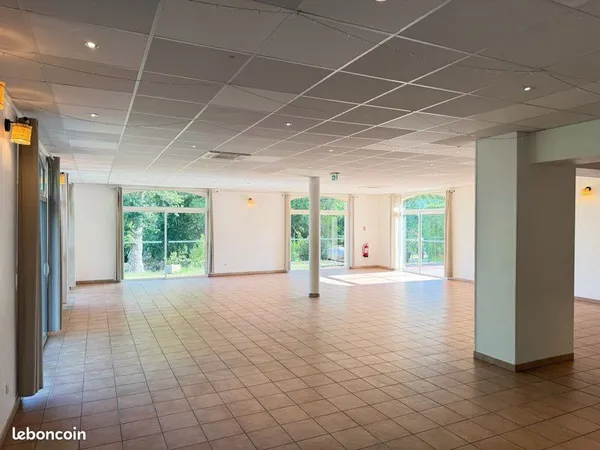 Local disponible pour bureaux ou activité artisanale
