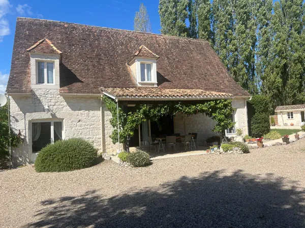 Maison en pierre.