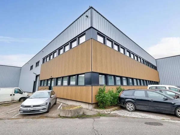 Local d'activité 1807 m²