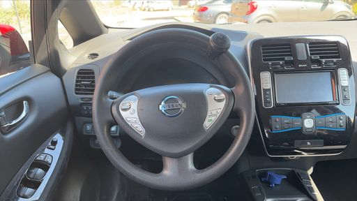 Nissan Leaf 109 24kWh - Acenta – 2013 – 94998 km – Électrique – Boîte Automatique — photo 27