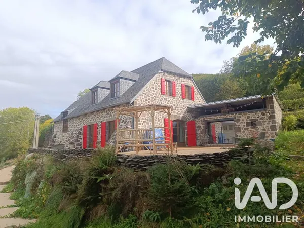 Maison 7 pièces 224 m²