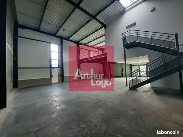 LOCAL D'ACTIVITE 325 m² CLERMONT-FERRAND