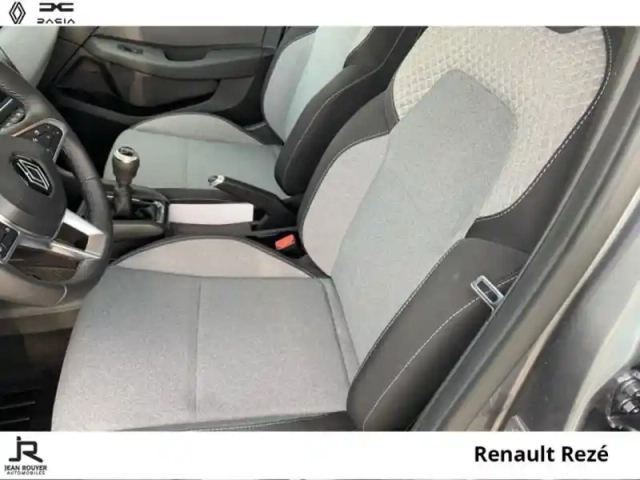 Renault Clio 1.5 blue dci 100ch evolution - 24 — photo 4