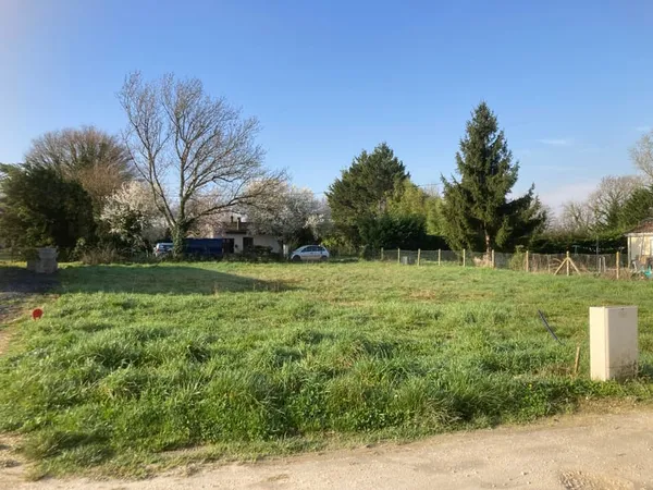 Terrain de 700 m² à Bourg sur Gironde