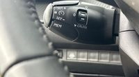 Peugeot 208 PURETECH 100 S&S EAT8 STYLE — photo 17