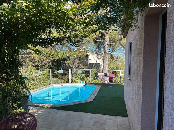 Villa avec piscine - DPE A - Aubagne -de plain pied