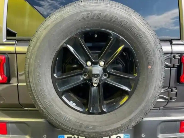 Jeep Wrangler 2.2 crdi 200 unlimited sahara — photo 27