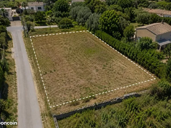 Terrain 300 m² Lambesc