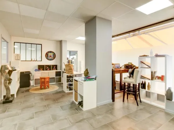 Local professionnel 87 m²