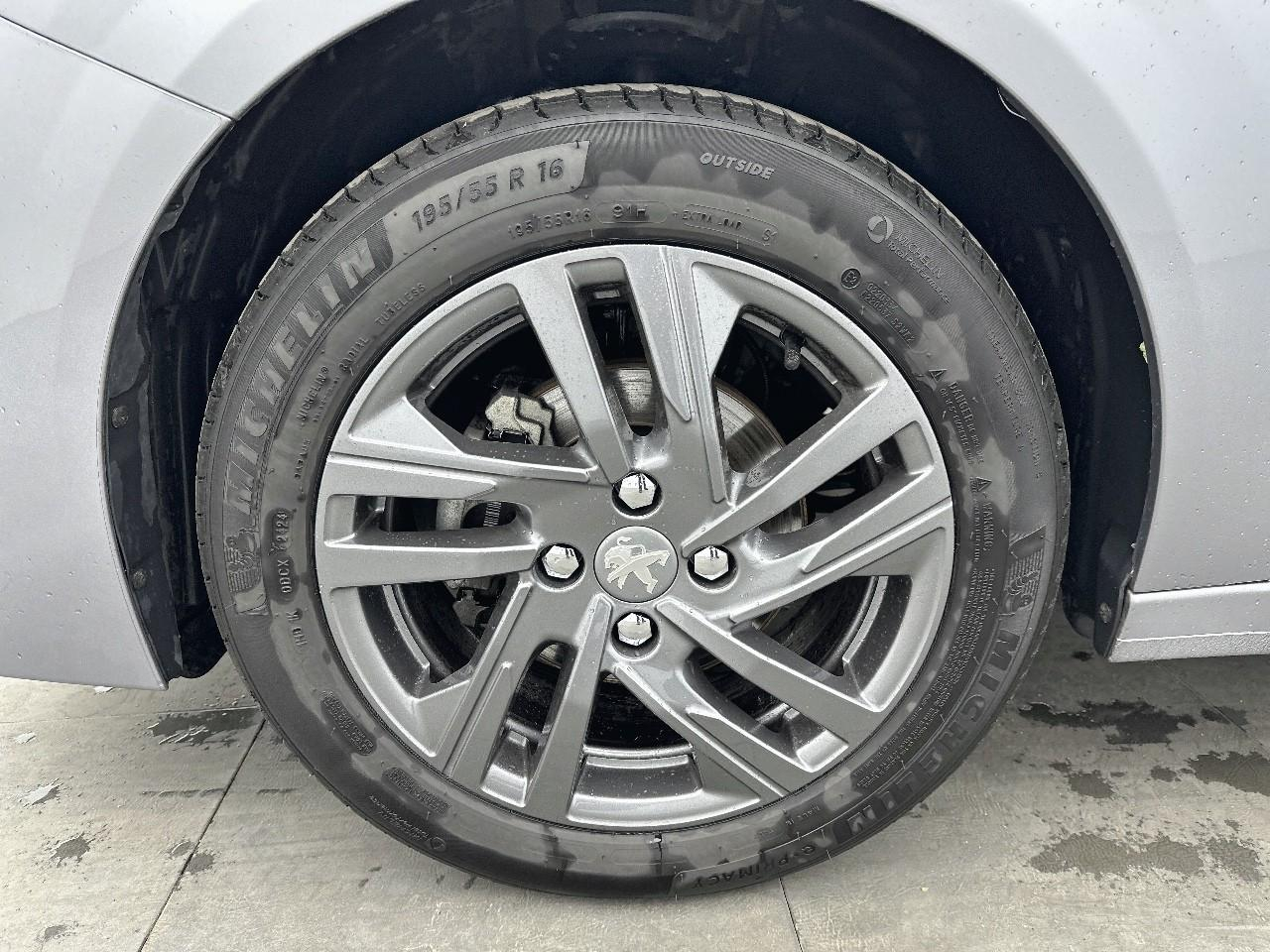 Peugeot 208 puretech 75 s&s bvm5 active pack — photo 14