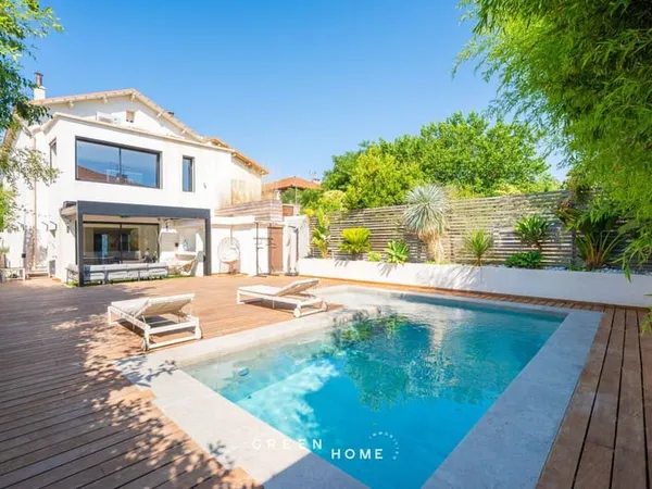 Maison 5 pièces 223 m²