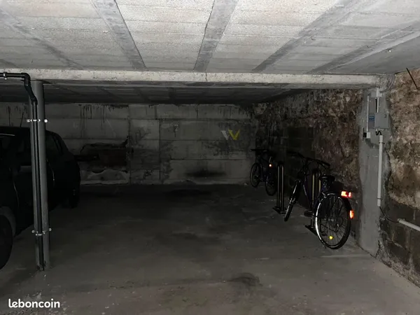 Parking couvert - Halles (rue du Marais Vert, Strasbourg)