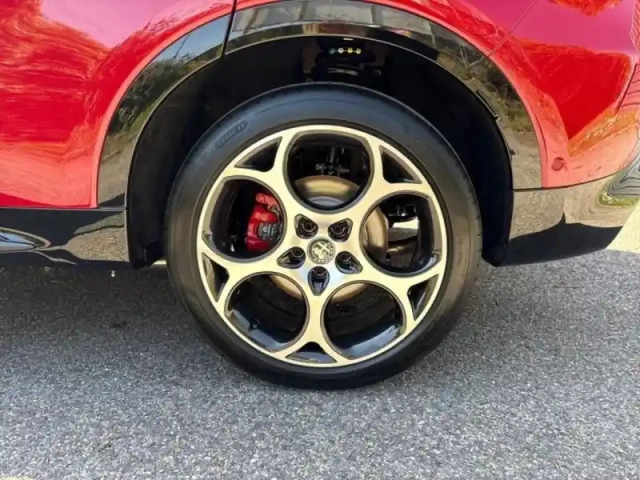 Alfa Romeo Tonale 1.3 phev 280ch veloce at6 e-q4 — photo 11