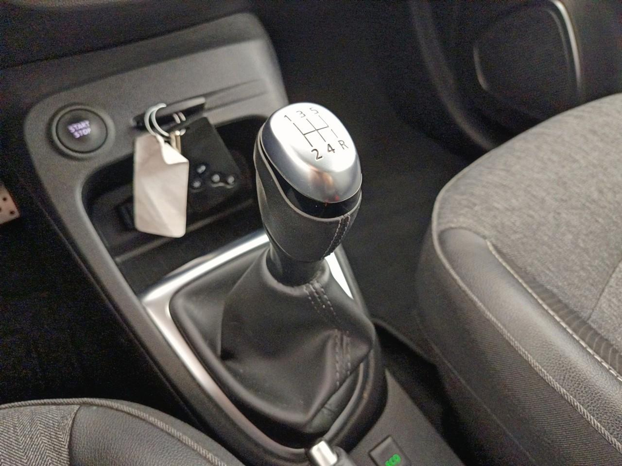 Renault Captur tce 90 intens — photo 28