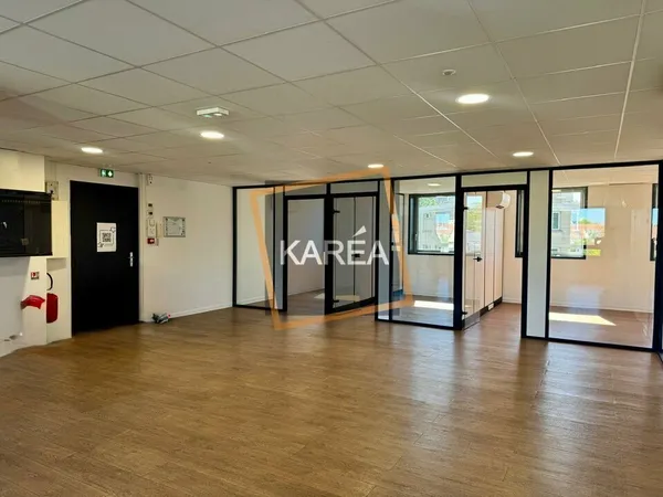 Local professionnel 153 m²