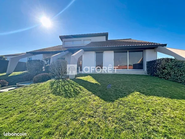 Maison 6 pièces 174 m²