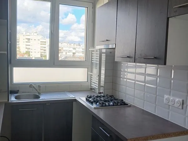 Grand f2 plein centre de rambouillet
