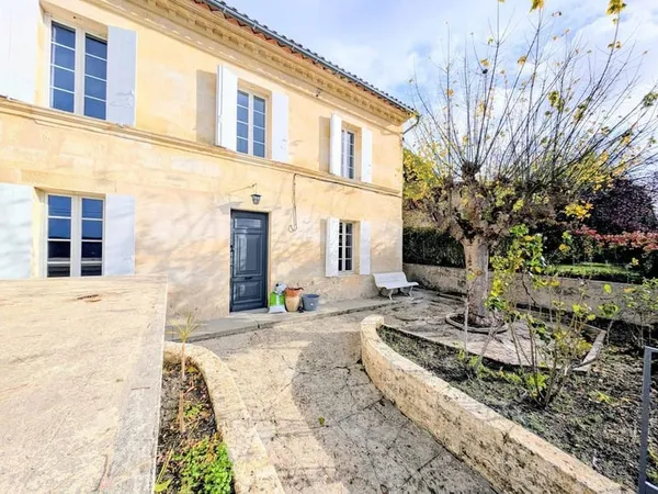Maison en pierre 4 chambres - jardin + dépendance + garage