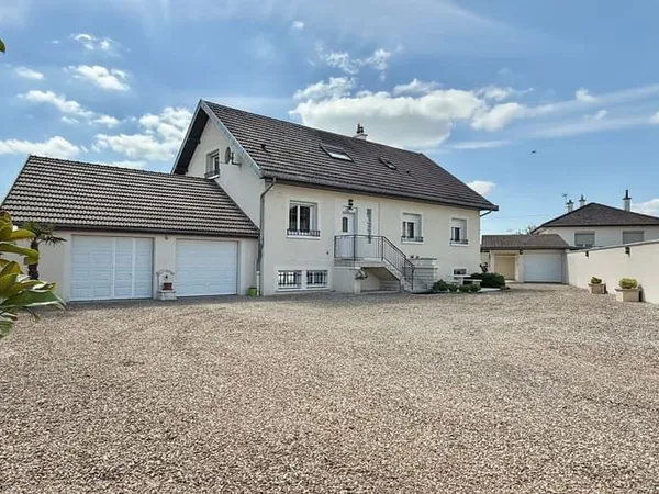 Maison 5 pièces 208 m²
