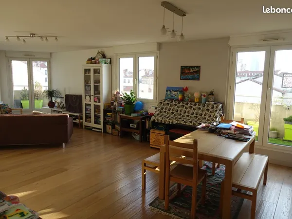 T4 duplex avec balcons et garage