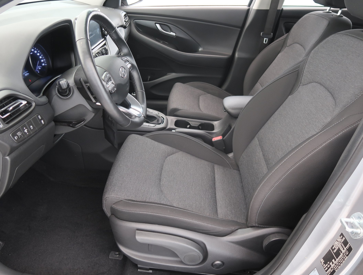 Hyundai i30 — photo 13
