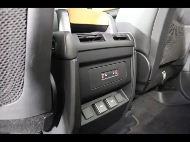 Land Rover Defender 110 2.0 p400e x-dynamic hse — photo 15